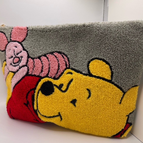 Winnie the poh carpet bag - Picture 7 of 7